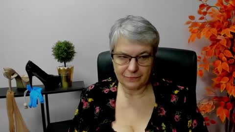 Snapshot of iris_xdesire chatting on 01.09.25 I R I S online show from 01.09.25