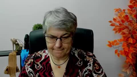 Snapshot of iris_xdesire chatting on 01.20.25 I R I S online show from 01.20.25