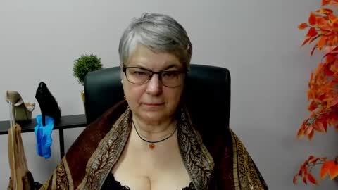 Snapshot of iris_xdesire chatting on 01.23.25 I R I S online show from 01.23.25