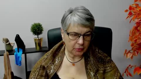 Snapshot of iris_xdesire chatting on 01.23.25 I R I S online show from 01.23.25