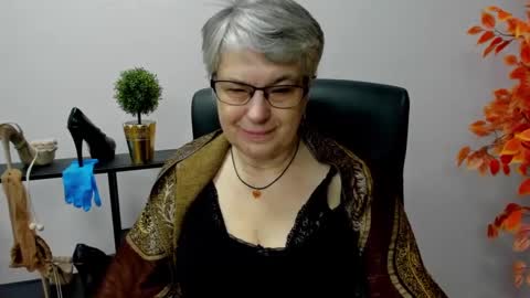 Snapshot of iris_xdesire chatting on 01.27.25 I R I S online show from 01.27.25