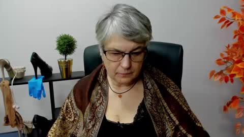 Snapshot of iris_xdesire chatting on 01.27.25 I R I S online show from 01.27.25