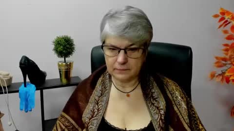 Snapshot of iris_xdesire chatting on 01.30.25 I R I S online show from 01.30.25