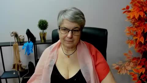 Snapshot of iris_xdesire chatting on 01.31.25 I R I S online show from 01.31.25