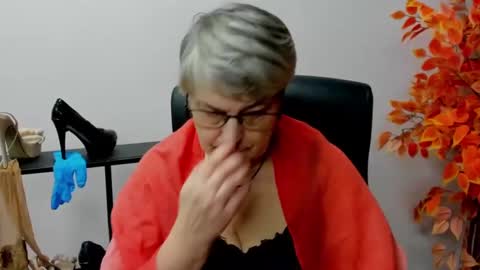 Snapshot of iris_xdesire chatting on 02.04.25 I R I S online show from 02.04.25