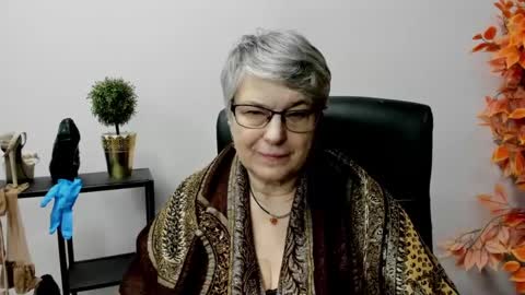 Snapshot of iris_xdesire chatting on 02.12.25 I R I S online show from 02.12.25