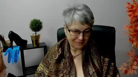 Snapshot of iris_xdesire chatting on 02.20.25 I R I S online show from 02.20.25