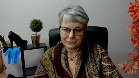 Snapshot of iris_xdesire chatting on 02.20.25 I R I S online show from 02.20.25