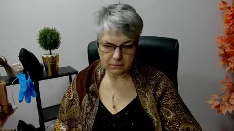 Snapshot of iris_xdesire chatting on 02.21.25 I R I S online show from 02.21.25