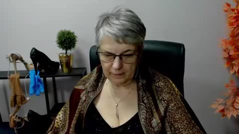 Snapshot of iris_xdesire chatting on 02.21.25 I R I S online show from 02.21.25