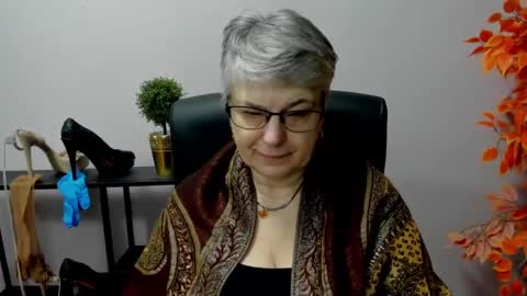 Snapshot of iris_xdesire chatting on 02.25.25 I R I S online show from 02.25.25