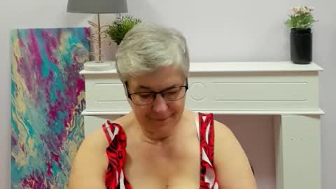Snapshot of iris_xdesire chatting on 09.09.25 I R I S online show from 09.09.25
