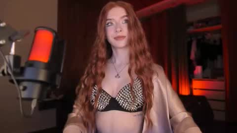 Snapshot of irisice chatting on 10.14.25 Miss Iris Fansly Miss Iris new inst. online show from 10.14.25