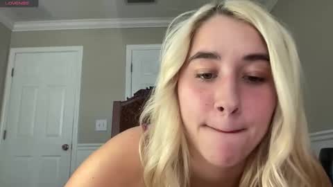 Snapshot of irispink1 chatting on 11.04.25 Irispink1 online show from 11.04.25