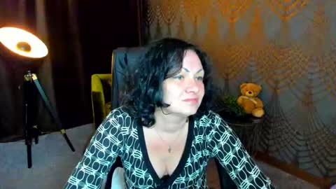 Snapshot of irissmoon1 chatting on 06.11.26 Iris online show from 06.11.26