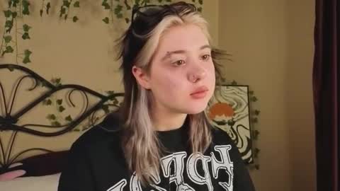 I am Cutie Iris3 online show from 10.29.25