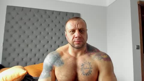 Snapshot of ironhulk22 chatting on 03.18.26 ironhulk22 online show from 03.18.26