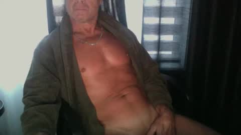 Snapshot of ironout007 chatting on 11.10.25 ironout007 online show from 11.10.25