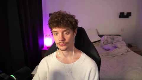 Snapshot of ironthud chatting on 10.09.25 Sam online show from 10.09.25