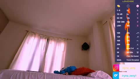 Yuliana help me to get 100 thumbs up please  online show from 02.25.25