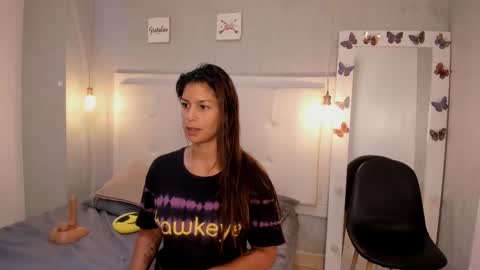 Snapshot of is_a_bell chatting on 10.09.25 is_a_bell online show from 10.09.25