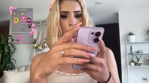 Snapshot of isa__fox_1 chatting on 03.22.26 Isabella online show from 03.22.26