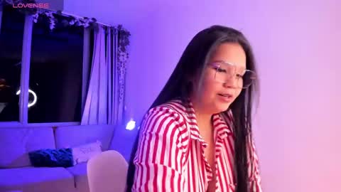 Snapshot of isa__rose chatting on 10.02.25 isa  rose online show from 10.02.25