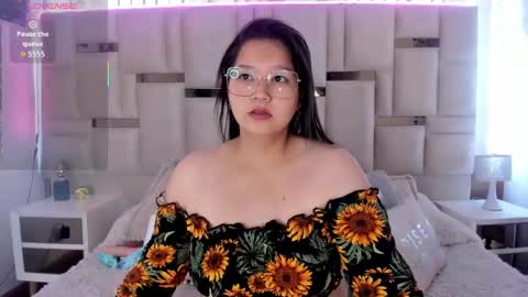 Snapshot of isa__rose chatting on 10.06.25 isa  rose online show from 10.06.25