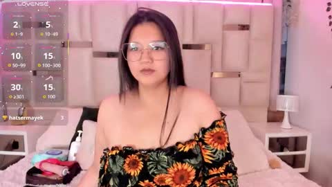 Snapshot of isa__rose chatting on 10.21.25 isa  rose online show from 10.21.25