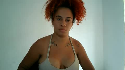 Snapshot of isa_bellaxx23 chatting on 09.14.25 isa_bellaxx23 online show from 09.14.25