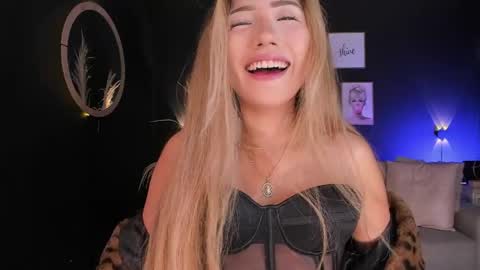 Isa Cortes  online show from 04.10.26