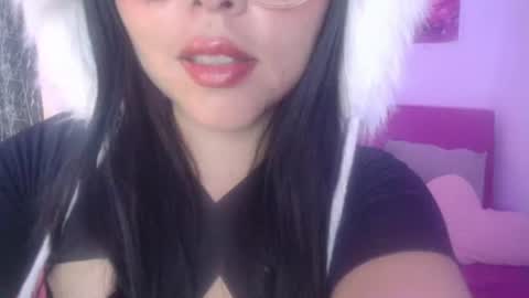 Snapshot of isa_crazy chatting on 06.21.26 Rachel online show from 06.21.26
