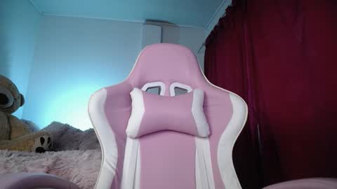 Snapshot of isa_emeralds chatting on 09.11.25 Isabella  online show from 09.11.25