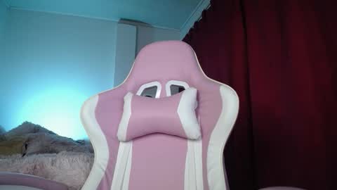 Snapshot of isa_emeralds chatting on 09.12.25 Isabella  online show from 09.12.25