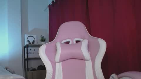 Snapshot of isa_emeralds chatting on 09.22.25 Isabella  online show from 09.22.25