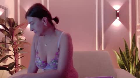 Isabella online show from 02.25.26