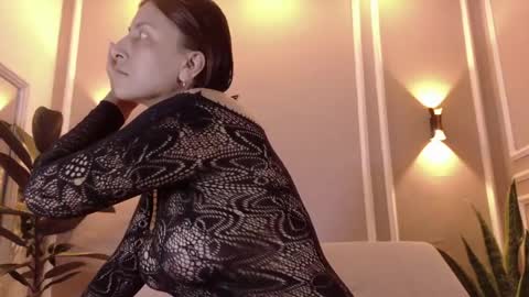 Isabella online show from 04.02.26