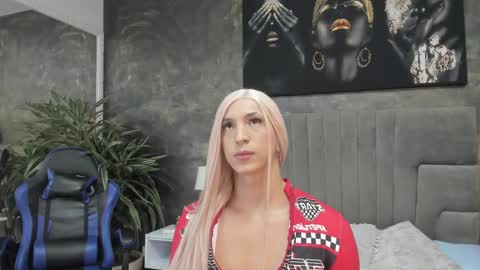 Isa Lancaster online show from 10.01.25