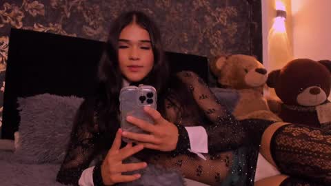 Snapshot of isa_little_star chatting on 12.27.24 Isa online show from 12.27.24