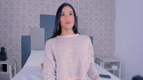 Isa  online show from 10.17.25