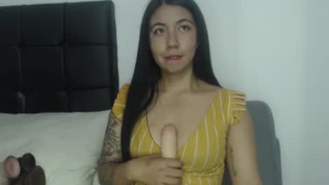 Snapshot of isa_mey chatting on 12.04.24 Isa online show from 12.04.24