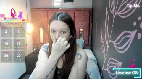 Snapshot of isa_thompson__ chatting on 09.17.25 I S A online show from 09.17.25