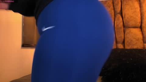 Snapshot of isa_thompson__ chatting on 10.11.25 I S A online show from 10.11.25