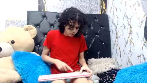 Snapshot of isa_x18 chatting on 06.29.26 isa_x18 online show from 06.29.26