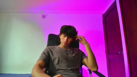 Snapshot of isaac__efx chatting on 09.18.25 isaac online show from 09.18.25