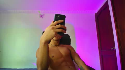 Snapshot of isaac__efx chatting on 09.21.25 isaac online show from 09.21.25