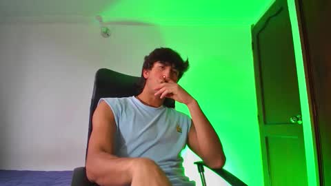 Snapshot of isaac__efx chatting on 09.29.25 isaac online show from 09.29.25