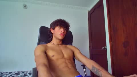 Snapshot of isaac__efx chatting on 11.04.25 isaac online show from 11.04.25