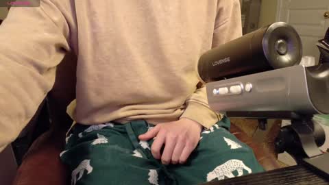 Snapshot of isaac_sheffield chatting on 01.21.25 isaac online show from 01.21.25
