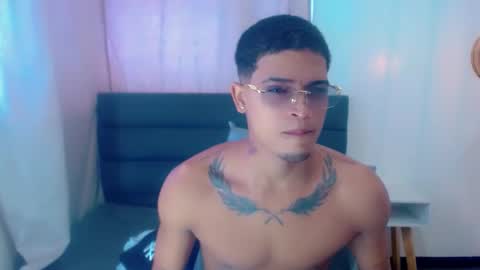 Snapshot of isaacas chatting on 11.18.25 Isaacas online show from 11.18.25